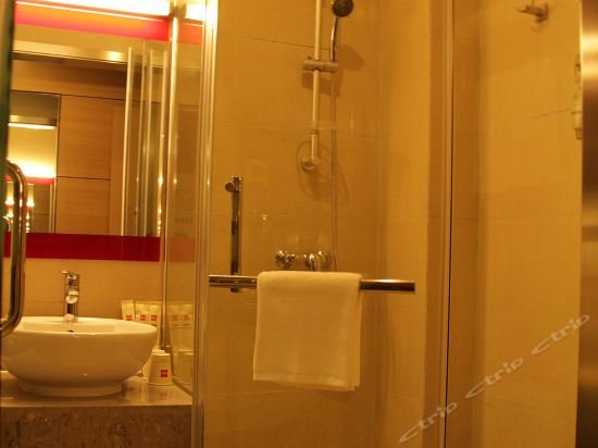 Фото Ibis Jinan Quancheng Rd
