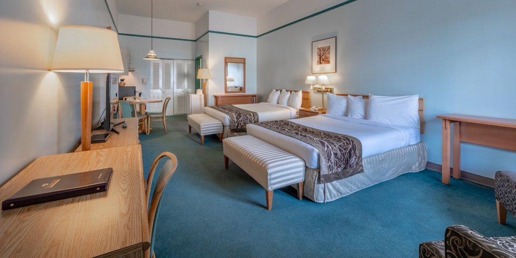 Фото Cedars Inn Hotel & Convention Center