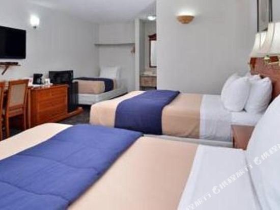 Фото Econo Lodge Inn & Suites