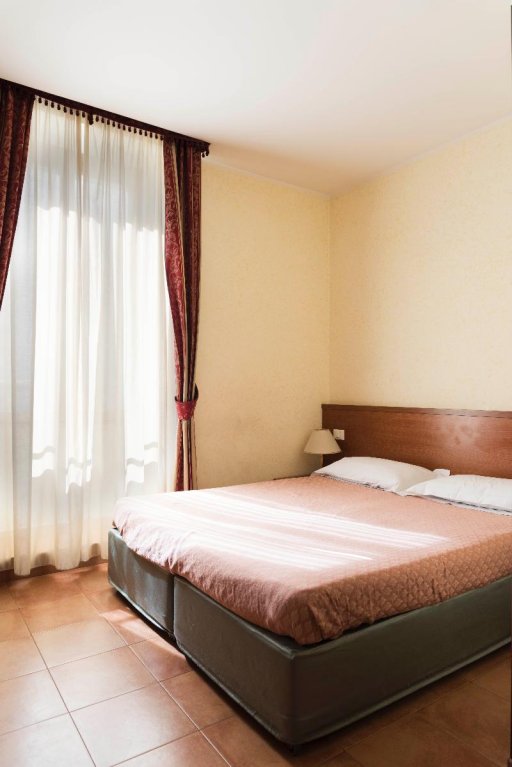 Фото Hotel Stromboli