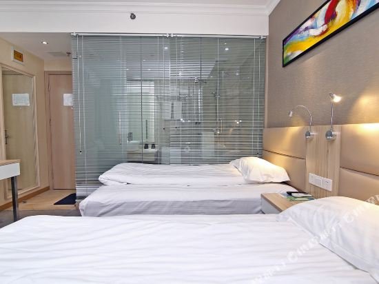 Фото Fish Inn Shanghai East Nanjing Road