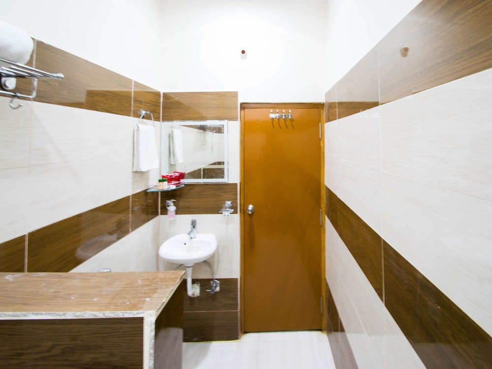 Фото Oyo 5302 Bhadra Grand