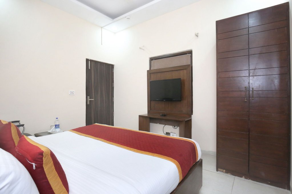 Фото Oyo 10386 Hotel Jimmy