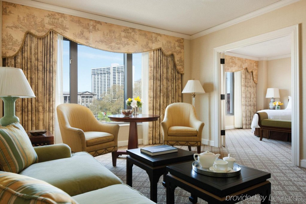 Фото The Logan Philadelphia, Curio Collection by Hilton