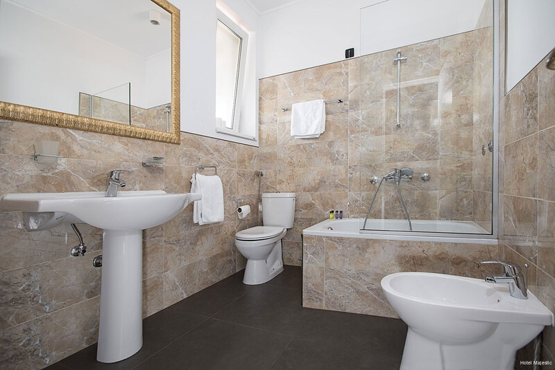 Фото Hotel Majestic