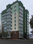 На ул. Дзержинского (ulitsa Dzerzhinskogo, 12), housing complex