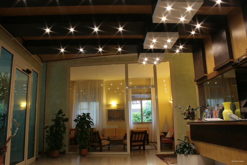 Фото Hotel Janeiro Frontemare