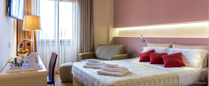 Фото Hotel De La Ville