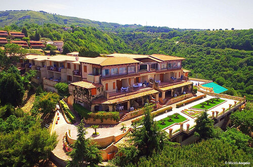 Внешний вид отеля Villaggio l' Olivara в Драпии, фото 3