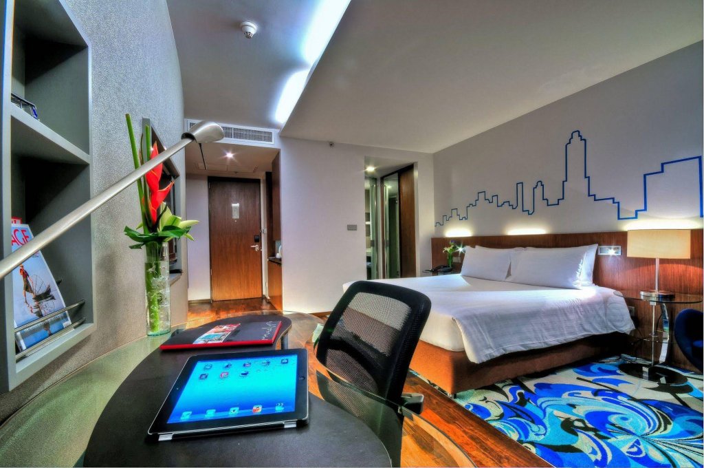 Фото Galleria 10 Hotel Bangkok by Compass Hospitality