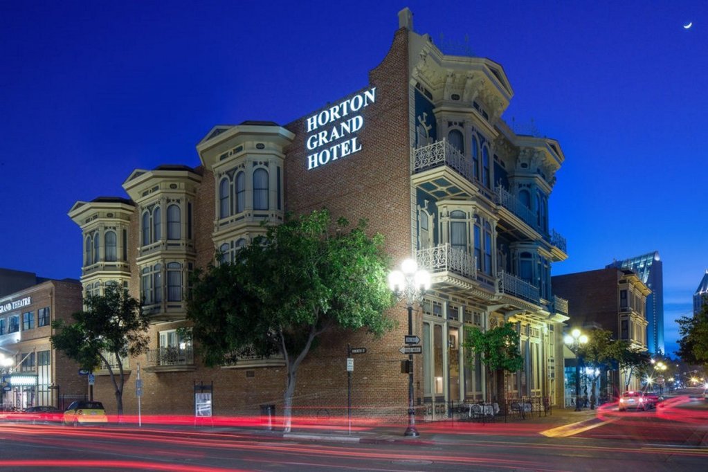 Фото The Horton Grand Hotel