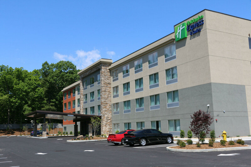 Гостиница Holiday Inn Express & Suites Hendersonville Se - Flat Rock