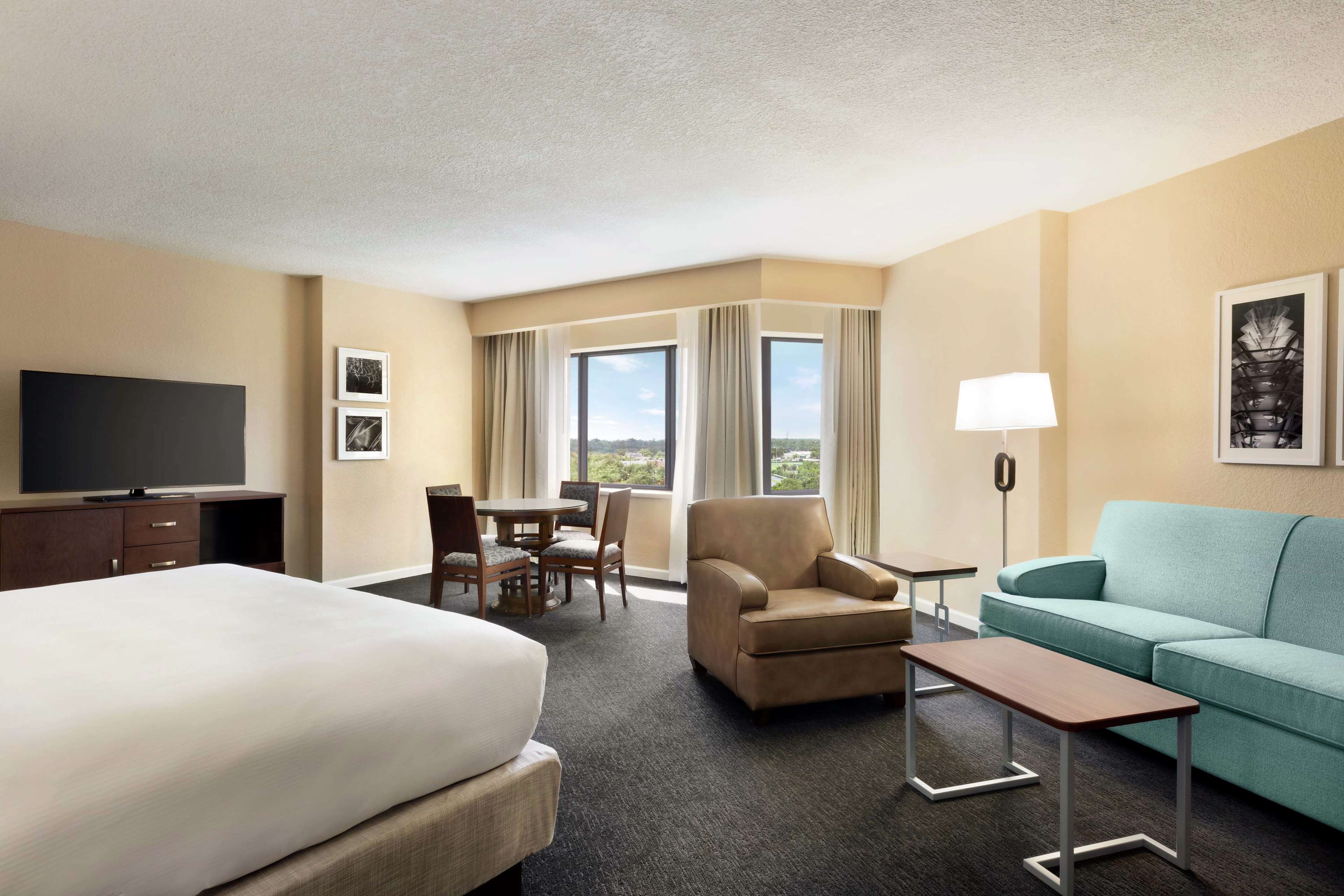 Фото Doubletree by Hilton Orlando Downtown