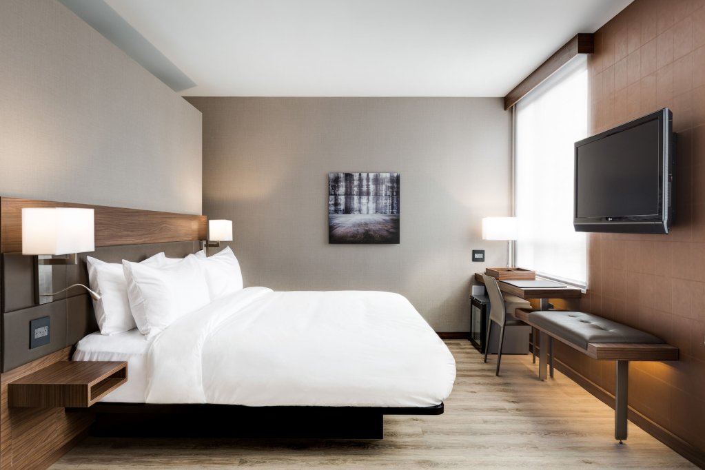 Фото Ac Hotel by Marriott Miami Airport West/Doral