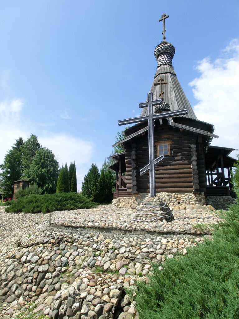 Chapel, memorial cross Chasovnya nadkladeznaya u Luzhetskogo Ferapontova monastyrya, Moscow and Moscow Oblast, photo