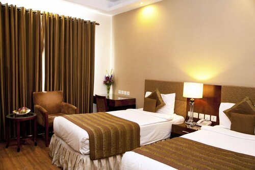 Гостиница Alpina Hotels & Suites в Дели