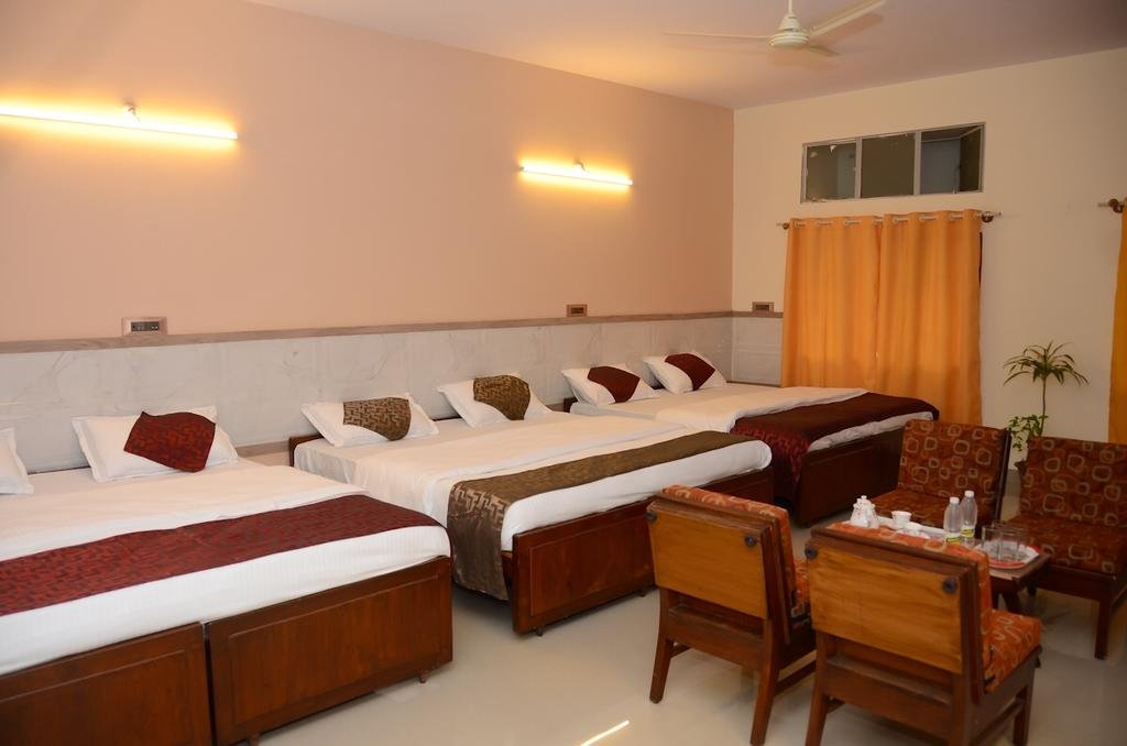 Фото Kaveri Hotel