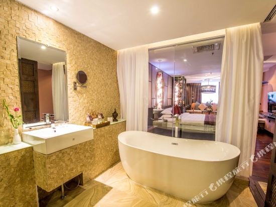 Фото Rose Garden Hotel