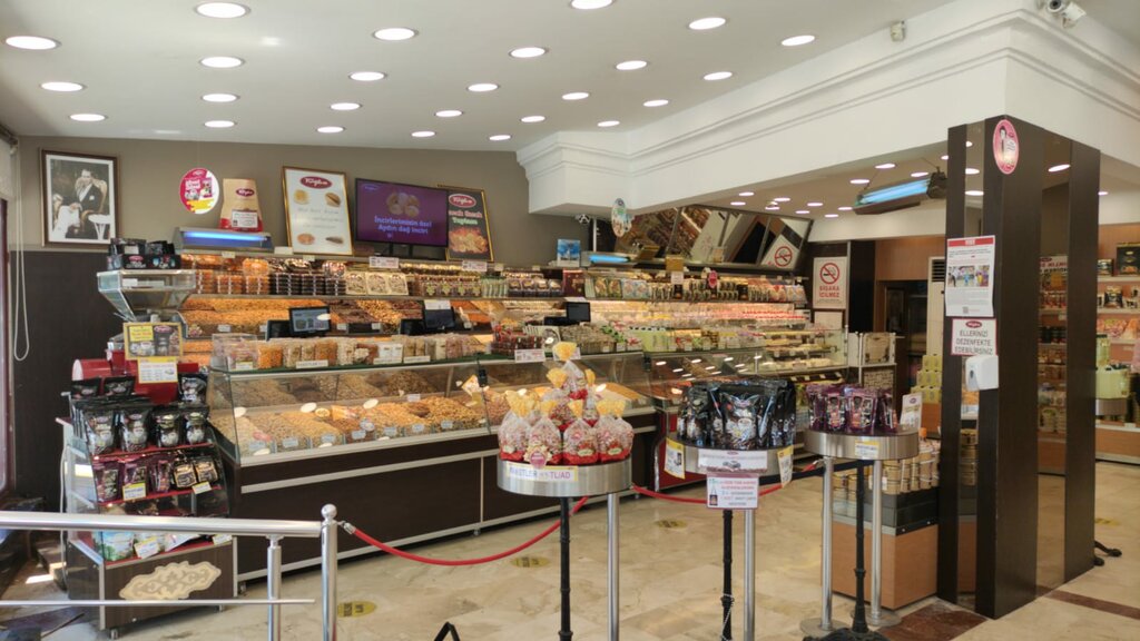 Nuts, snacks, dried fruits Tugba Kuruyemis, Izmir, photo