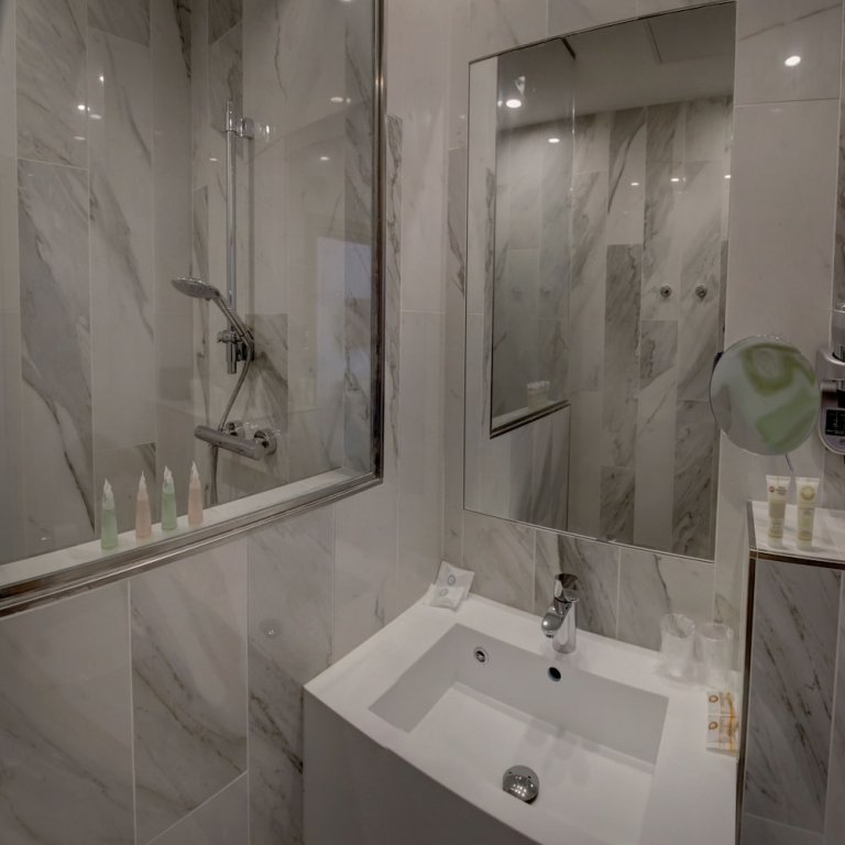 Фото Best Western Plus Hotel Comedie Saint-Roch