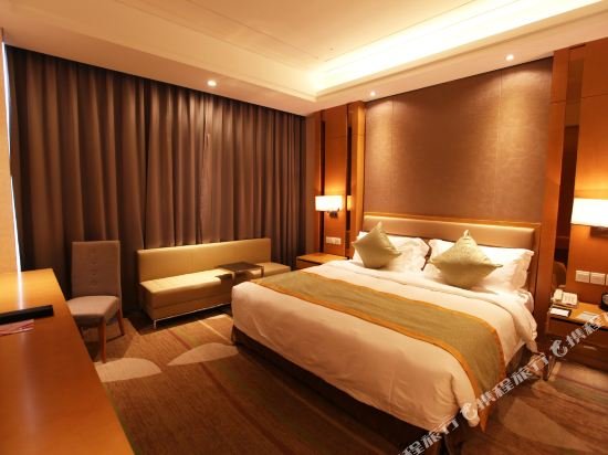 Фото Expo Plaza Hotel Qingdao