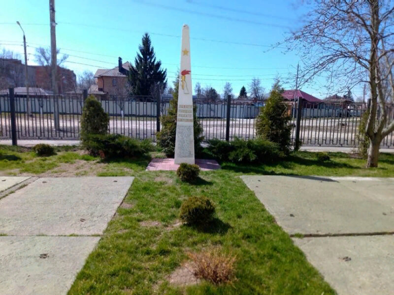 Monument, memorial Обелиск выпускникам школы № 46, погибшим в годы Великой Отечественной войны, Tula, photo