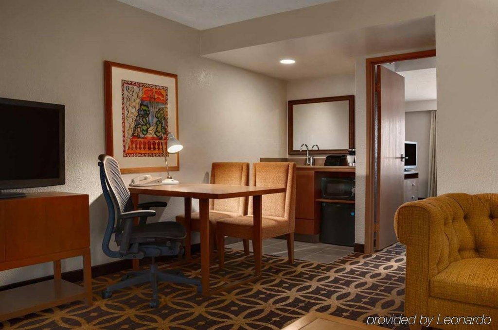 Фото Embassy Suites by Hilton Dallas Dfw Airport South
