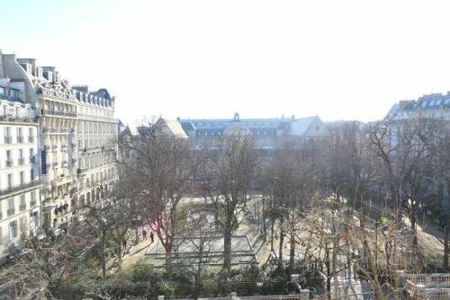 Гостиница Marvellous Sunbathed 3Br At The Heart Of Paris в Париже