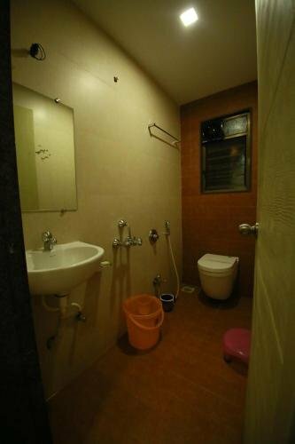 Гостиница Hotel Madhuri Executive в Колхапуре