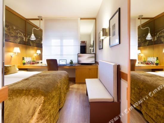 Фото Starhotels Tourist