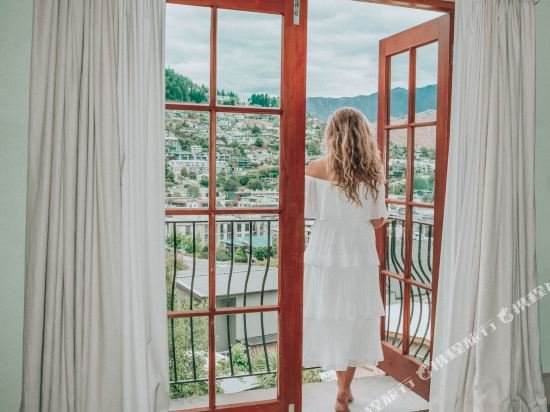 Фото Browns Boutique Hotel