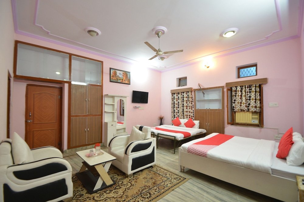 Фото Oyo 18515 Hotel Jal Mahal Jhalak Palace