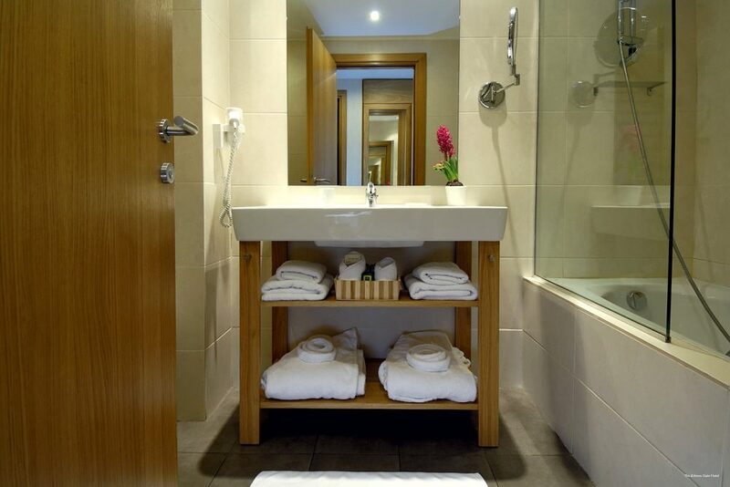 Фото The Athens Gate Hotel