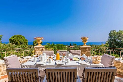 Гостиница Bozonos Luxury Villa & SPA