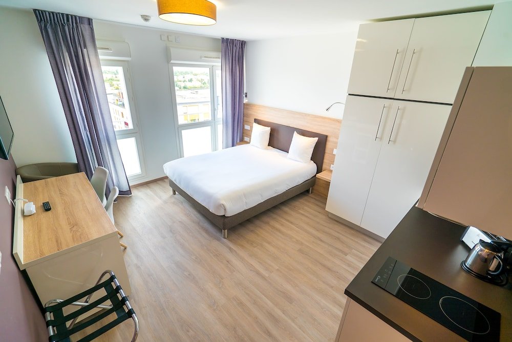 Фото All Suites Appart Hotel Massy Palaiseau