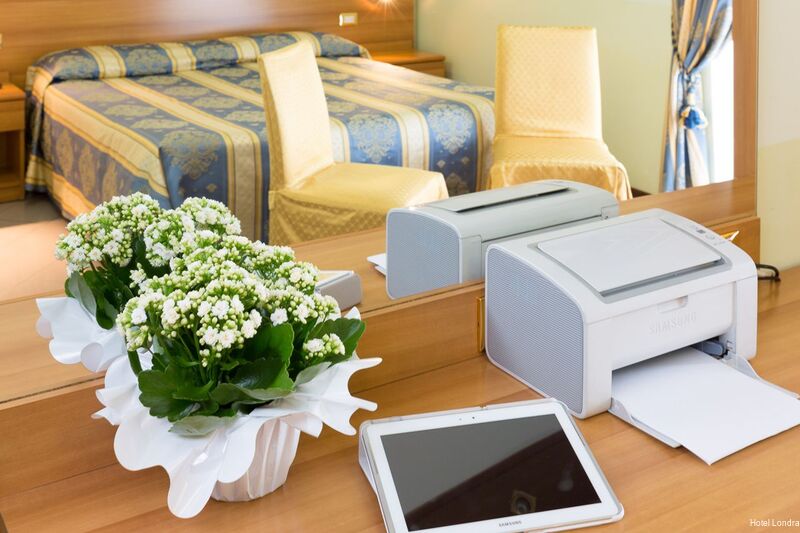 Фото Dipendenza Hotel Londra