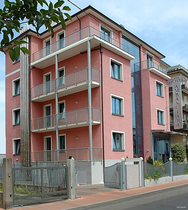 Фото отеля 2