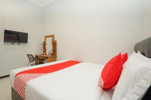 Фото RedDoorz near Surabaya Zoo