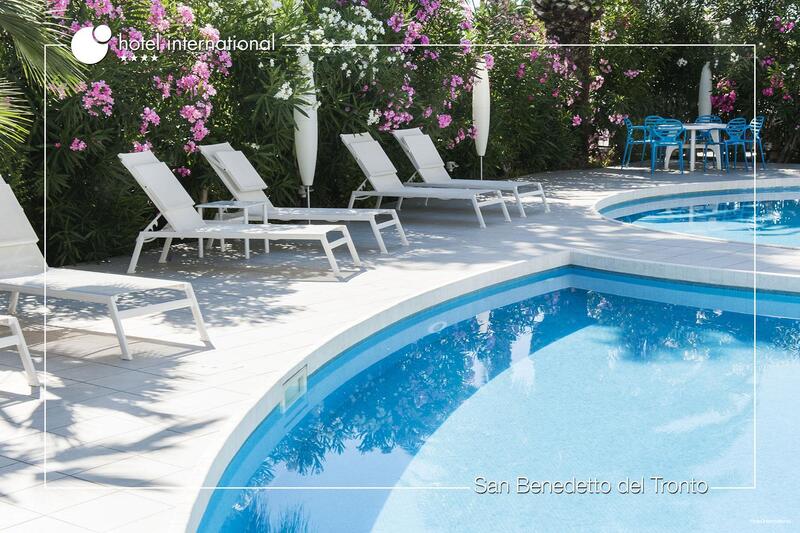 Фото International