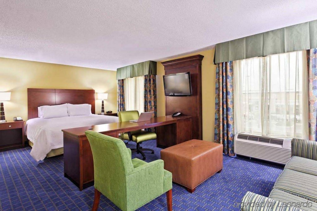Фото Hampton Inn & Suites Orlando Airport @ Gateway Village