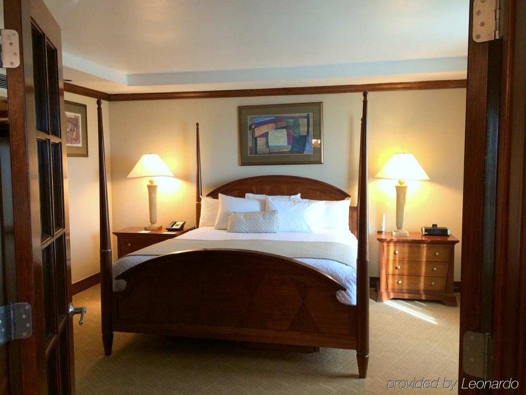 Фото Embassy Suites by Hilton Tampa Usf Near Busch Gardens