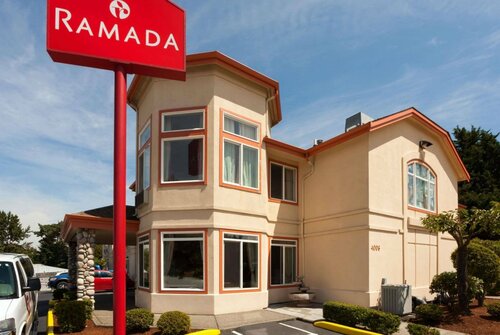 Гостиница Ramada by Wyndham SeaTac Airport North