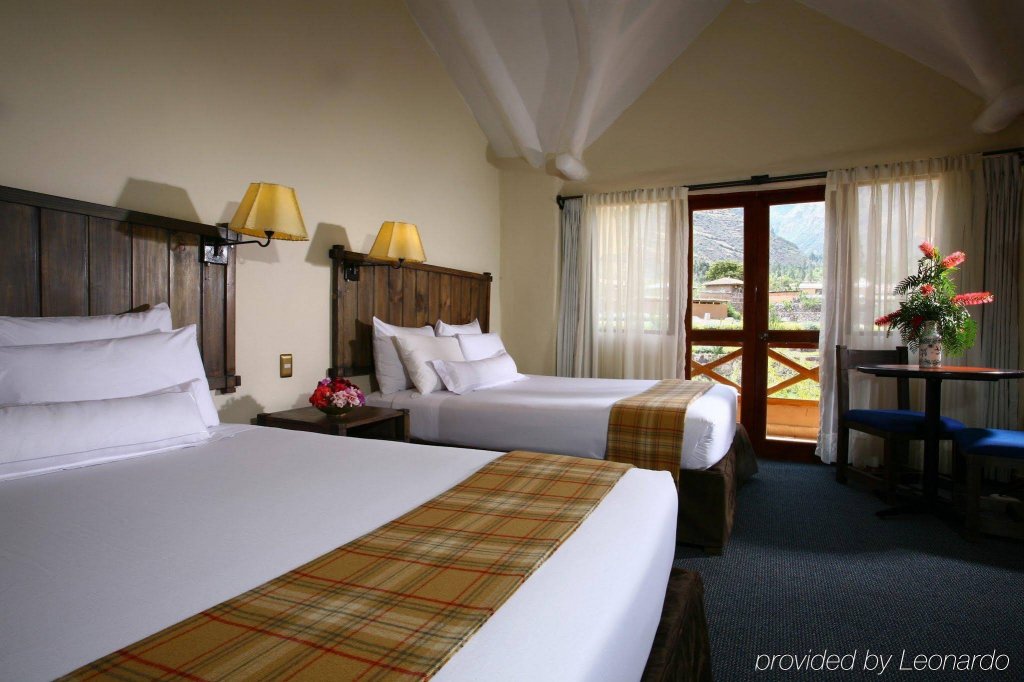 Фото отеля 2