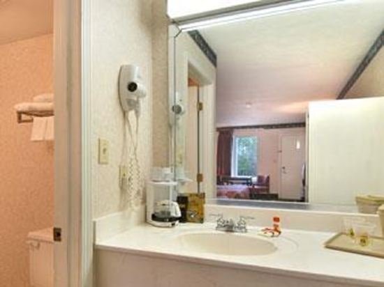 Фото Super 8 by Wyndham Pearl/Jackson/East