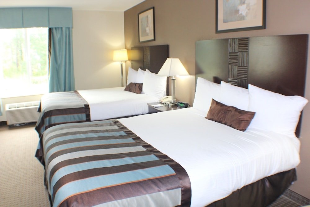 Фото Wingate by Wyndham Southport