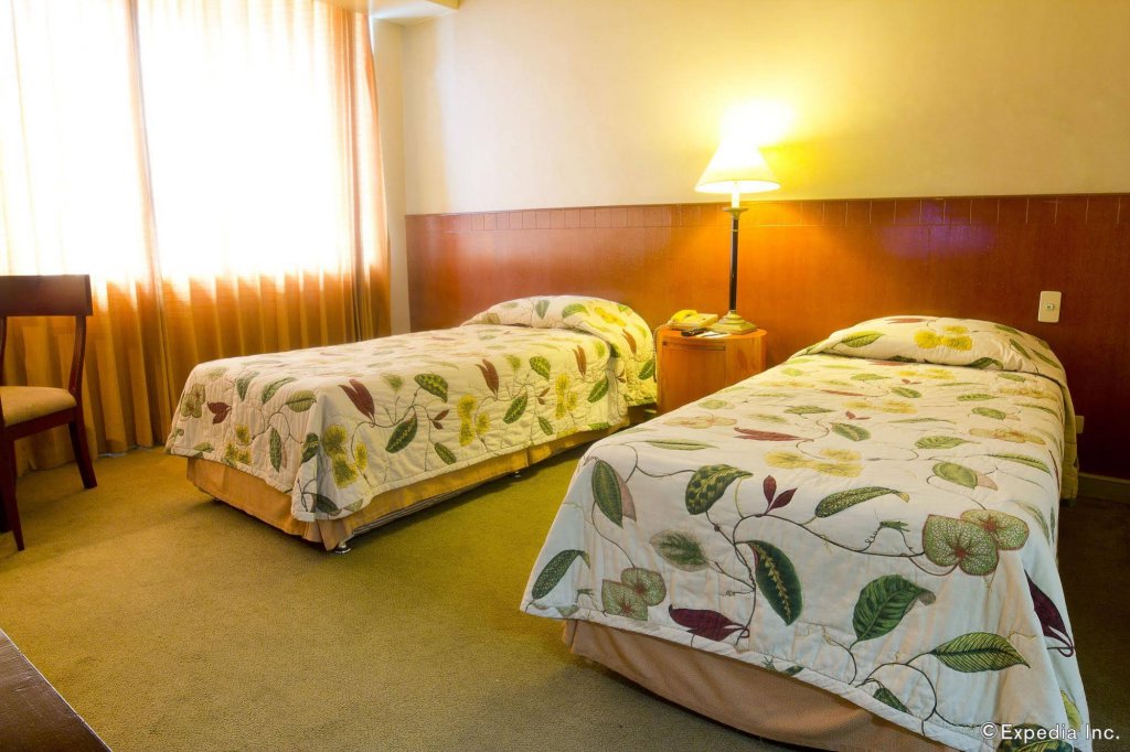 Фото The Pearl Manila Hotel