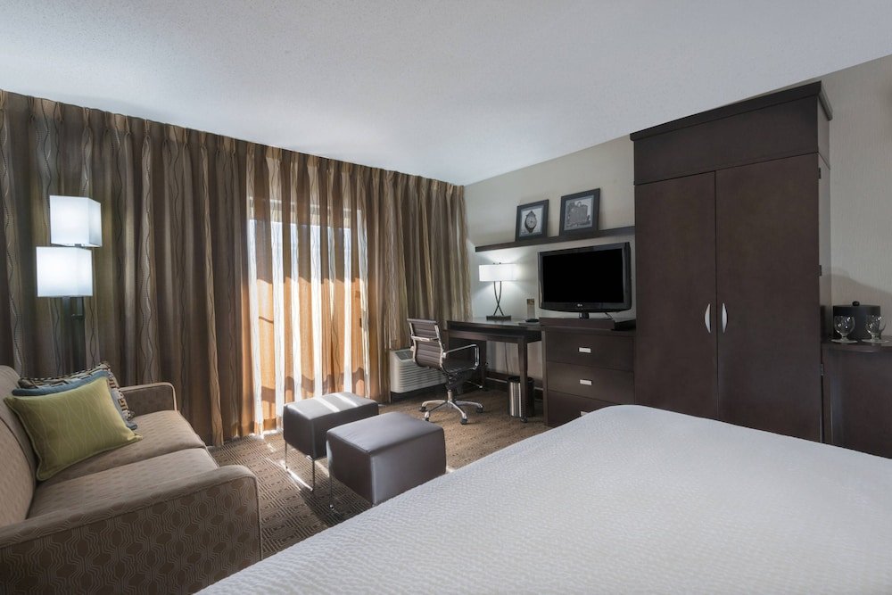 Фото Courtyard by Marriott Worcester