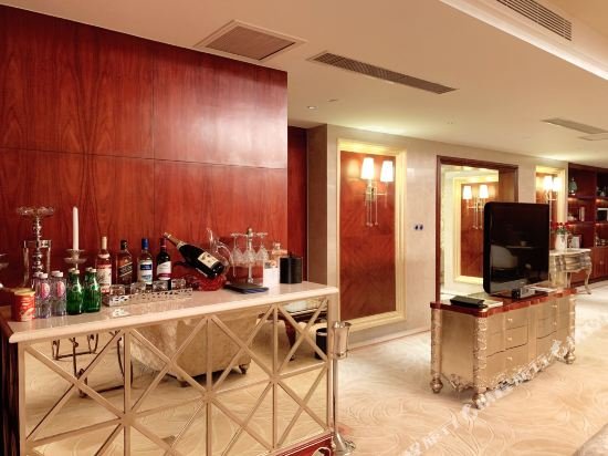 Фото Howard Johnson Tropical Garden Plaza Kunming