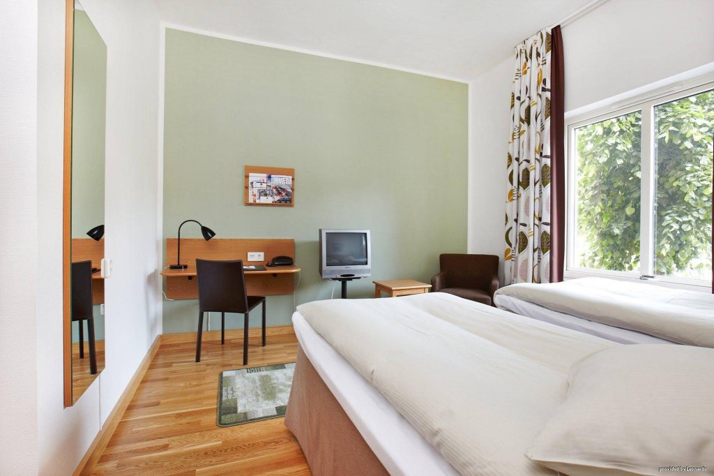 Фото отеля 2