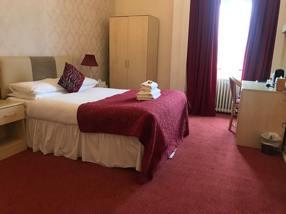 Фото The Station Hotel